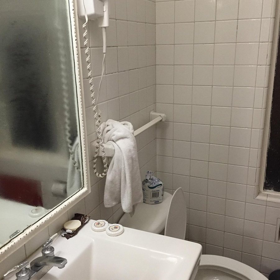 Posada Viena Hotel — Bathroom