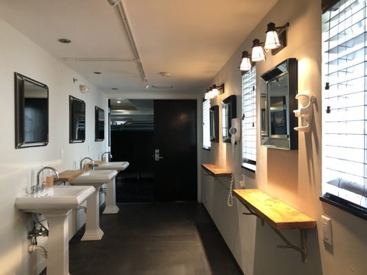 Posh South Beach Hostel Miami Beach Florida — Bathroom