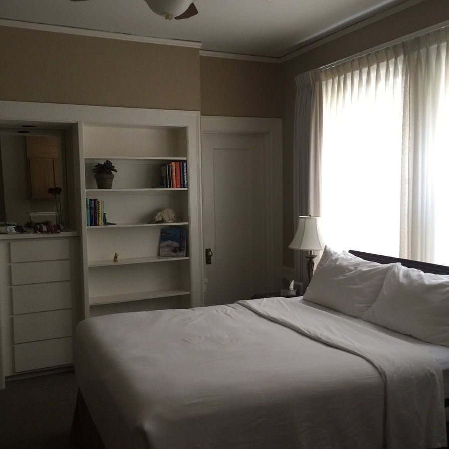 Powell Place — Guest room