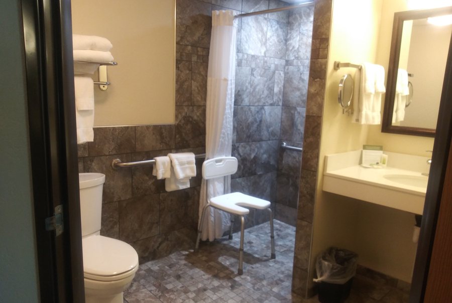Pratt Taber Inn — Bathroom