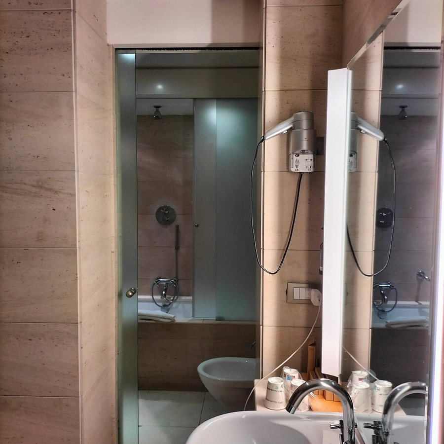 Precise House Mantegna Roma — Bathroom