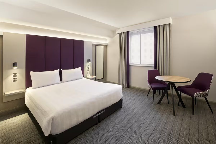 Premier Inn London Hanger Lane hotel — Guest room