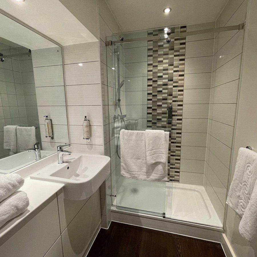 Premier Inn London Southwark southwark Station Hotel — Bathroom
