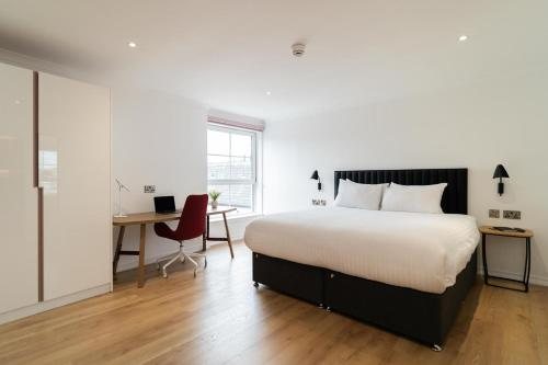 PREMIER SUITES Edinburgh Fountain Court — Guest room