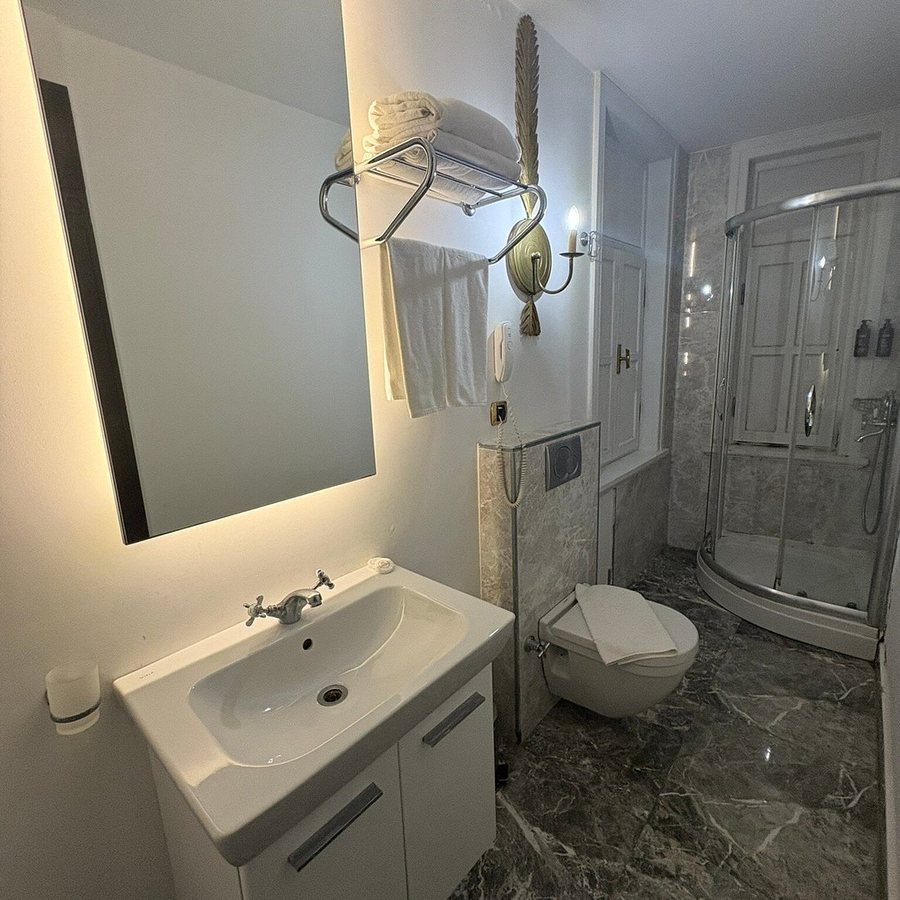 Premist Hotel Taksim Istanbul — Bathroom