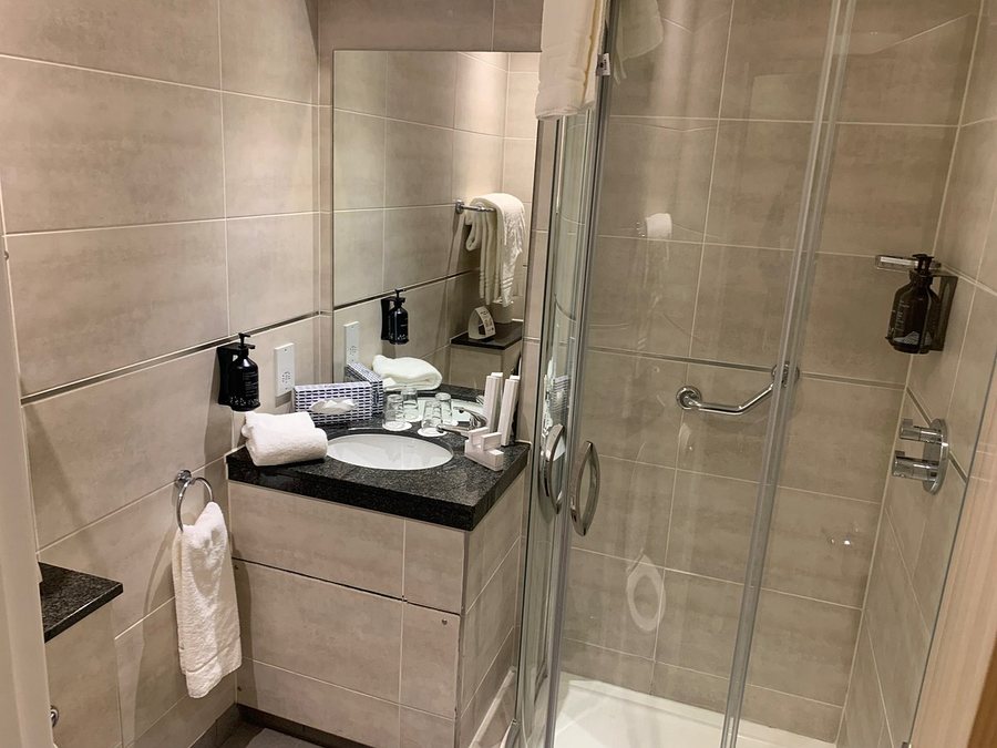 Presidential Apartments — Bathroom