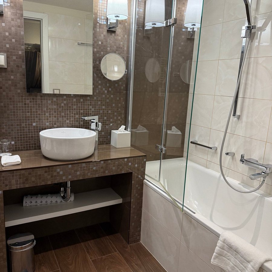 Prestige Hotel Budapest Budapest Central Hungary — Bathroom