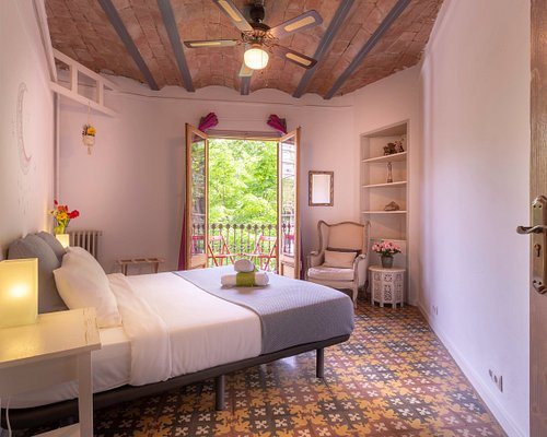 Primavera Hostel Barcelona Catalonia — Guest room