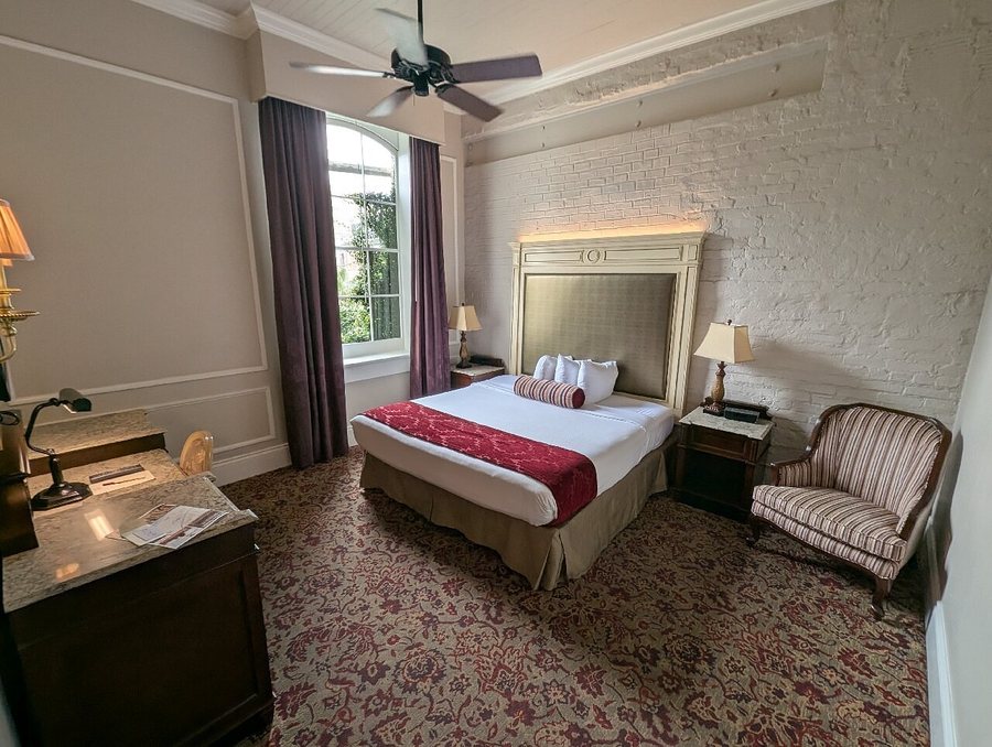 Prince Conti Hotel — Guest room