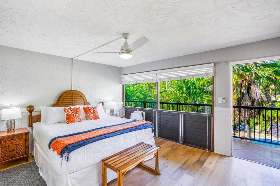 Prince Kuhio Condos — Guest room