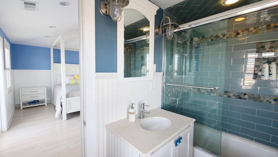 Prince Of Whales — Bathroom