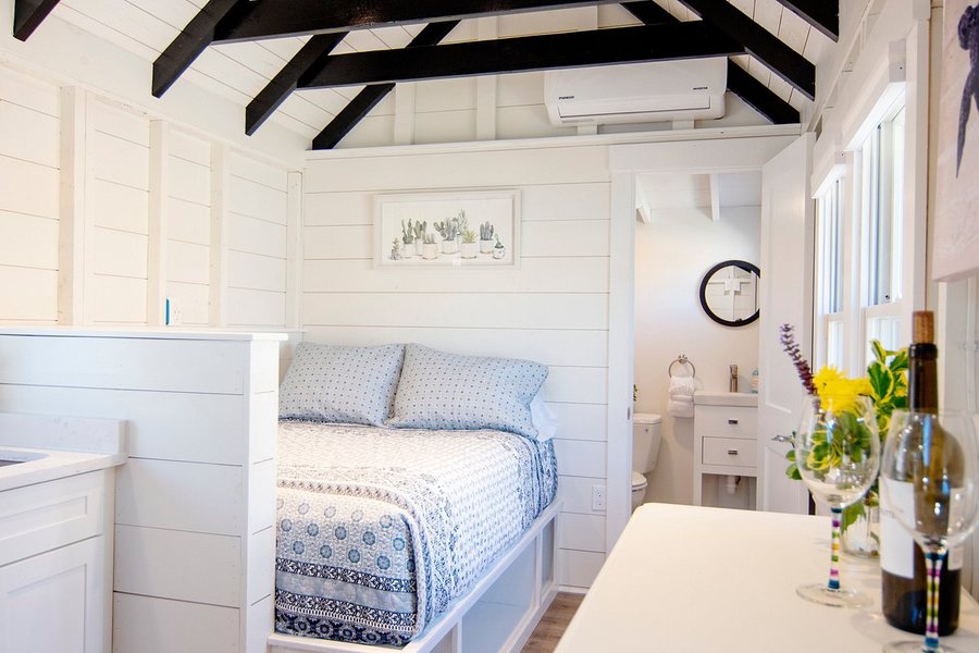 Prince Of Whales — Guest room