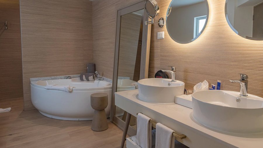 Princess Family Club Bavaro All Inclusive — Bathroom