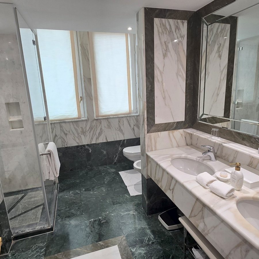 Principe di Savoia — Bathroom