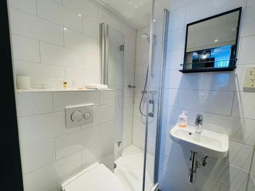Prinsengracht Hotel — Bathroom