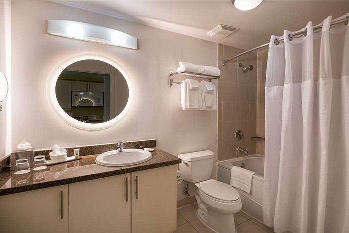Private Residences at Hotel Arya by SoFLA Vacations Miami Florida — Bathroom