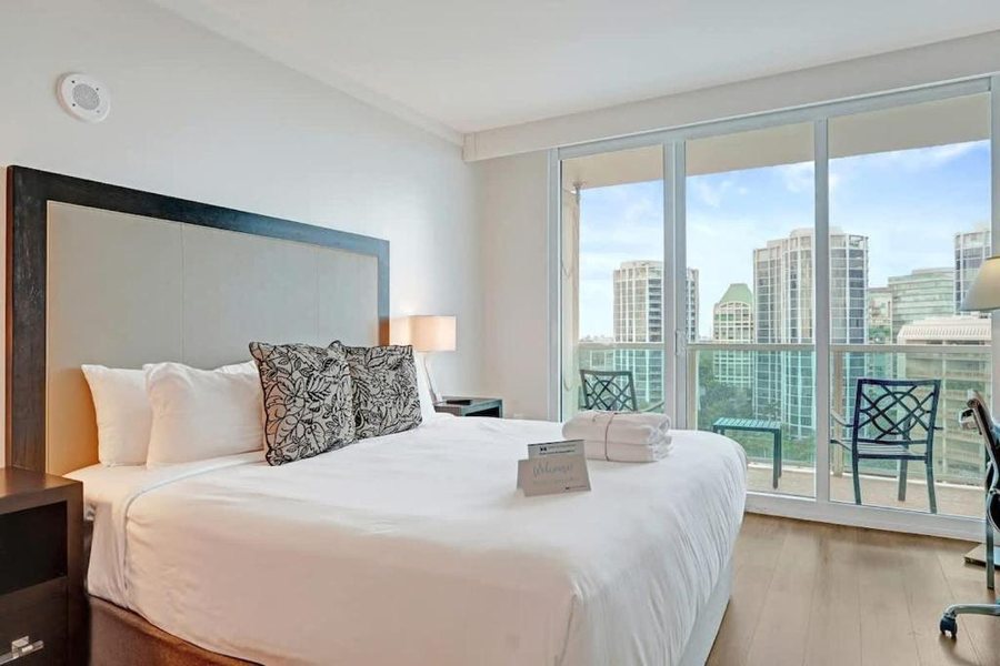 Private Residences at Hotel Arya by SoFLA Vacations Miami Florida — Guest room