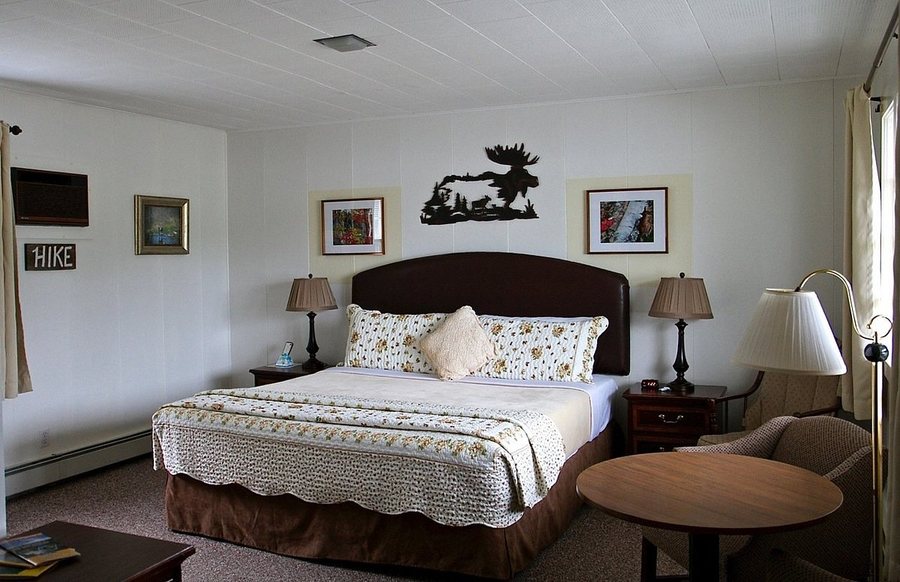 Profile Deluxe Motel — Guest room
