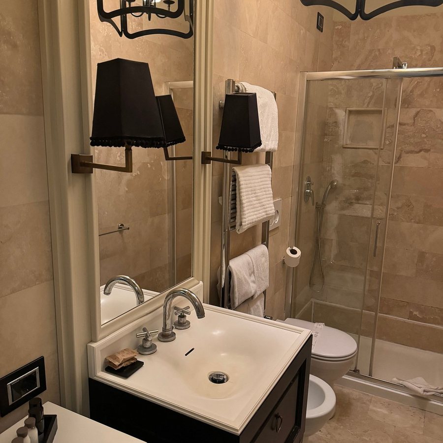 Profumo Maison Colosseo — Bathroom