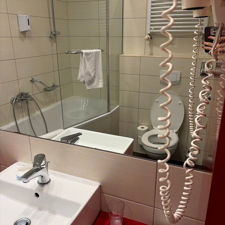 Promenade Hotel by Mellow Mood Hotels — Bathroom