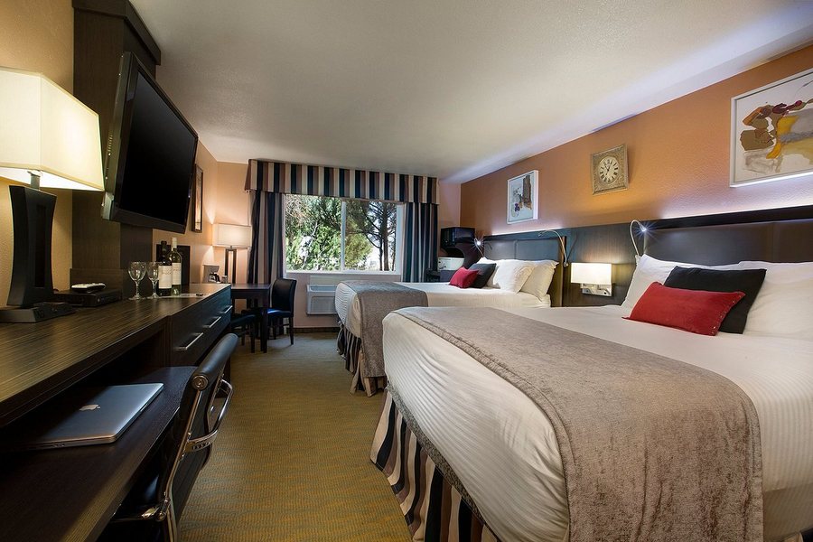 Prospector Hotel Gambling Hall — Guest room