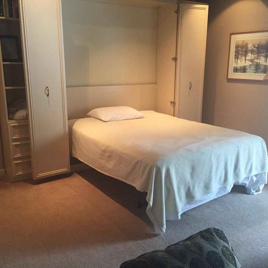 Ptarmigan House — Guest room