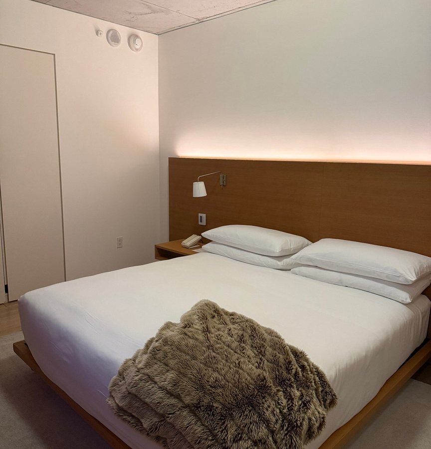 PUBLIC Hotel — Guest room