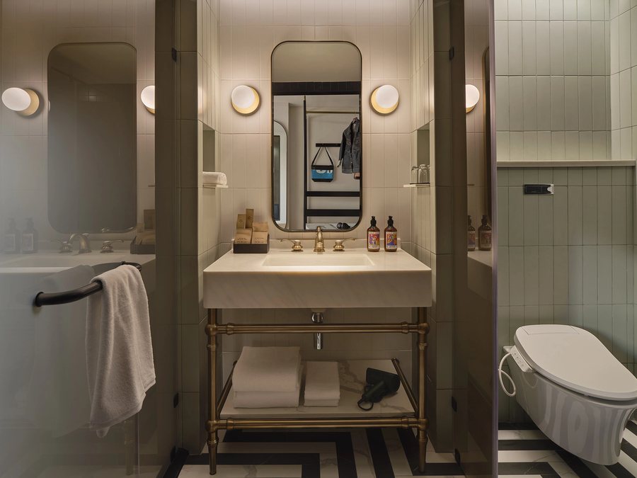 Public House Bangkok a Member of Design Hotels — Bathroom