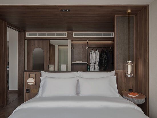 Public House Bangkok a Member of Design Hotels — Guest room