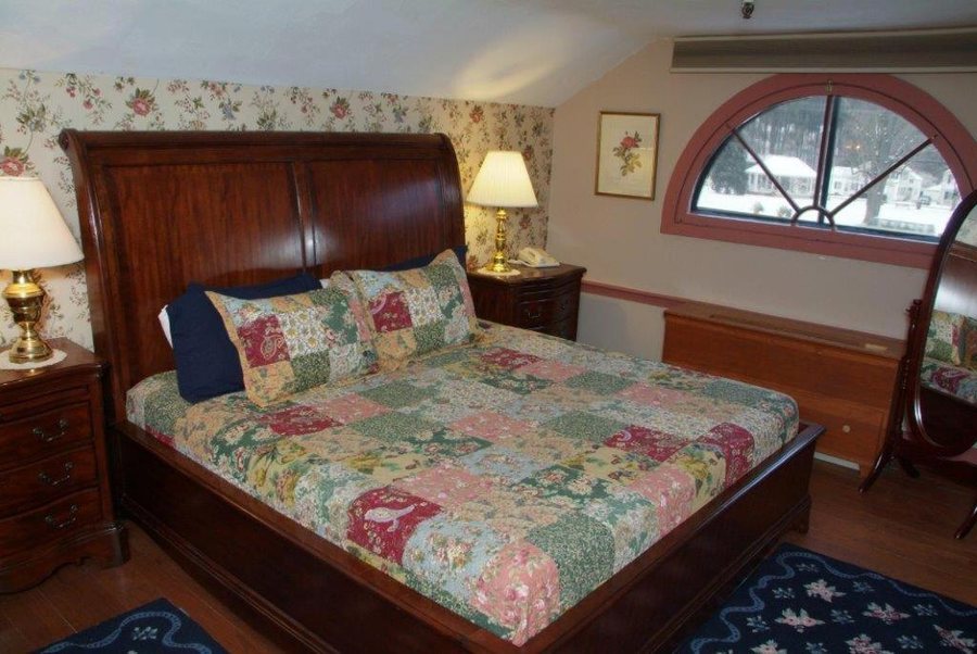 Publick House Historic Inn — Guest room