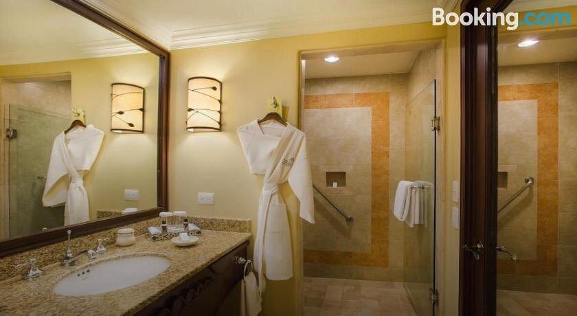 Pueblo Bonito Pacifica Golf Spa Resort — Bathroom