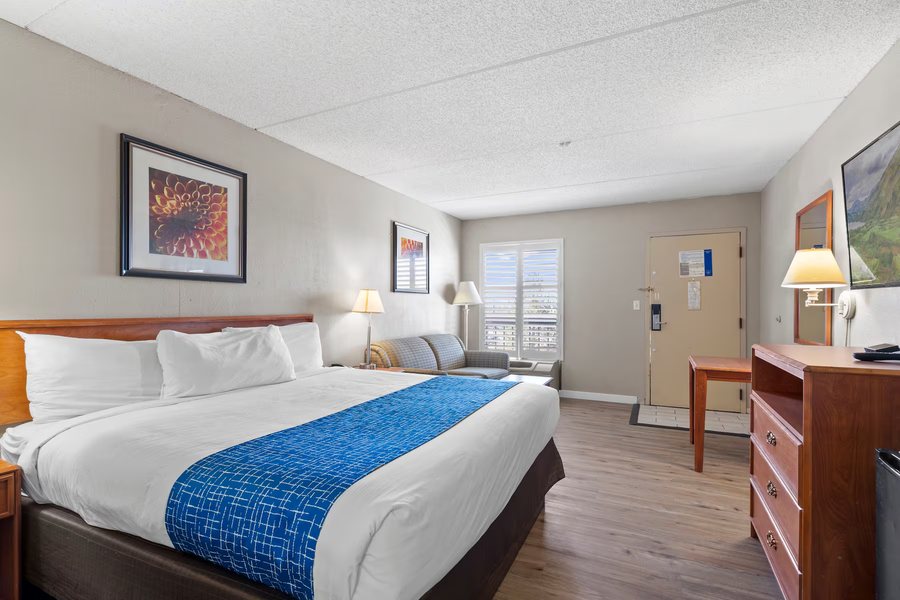 Pueblo South Colorado City KOA — Guest room