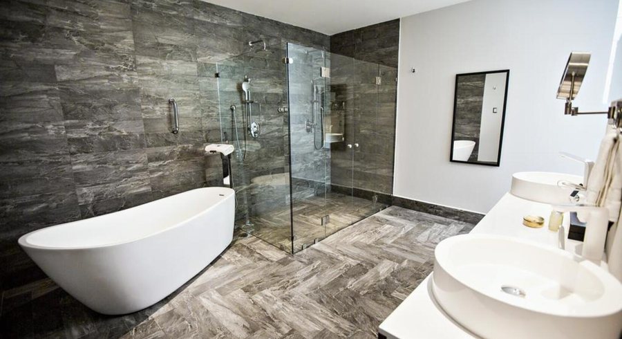 Pug Seal Allan Poe Suites — Bathroom