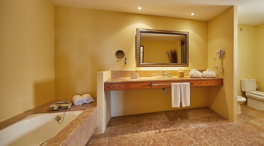Pula Golf Resort — Bathroom