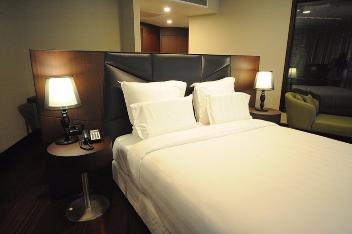 Pullman Istanbul Hotel Convention Center Istanbul — Guest room