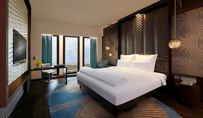 Pullman New Delhi Aerocity — Guest room