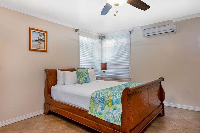 Punahoa Beach Apartments — Guest room