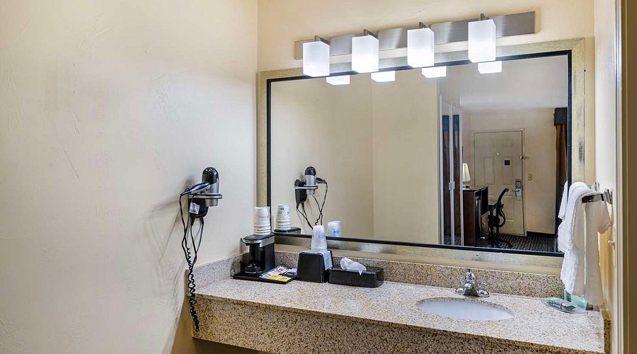 Purple Sage By Oyo Snyder Tx — Bathroom