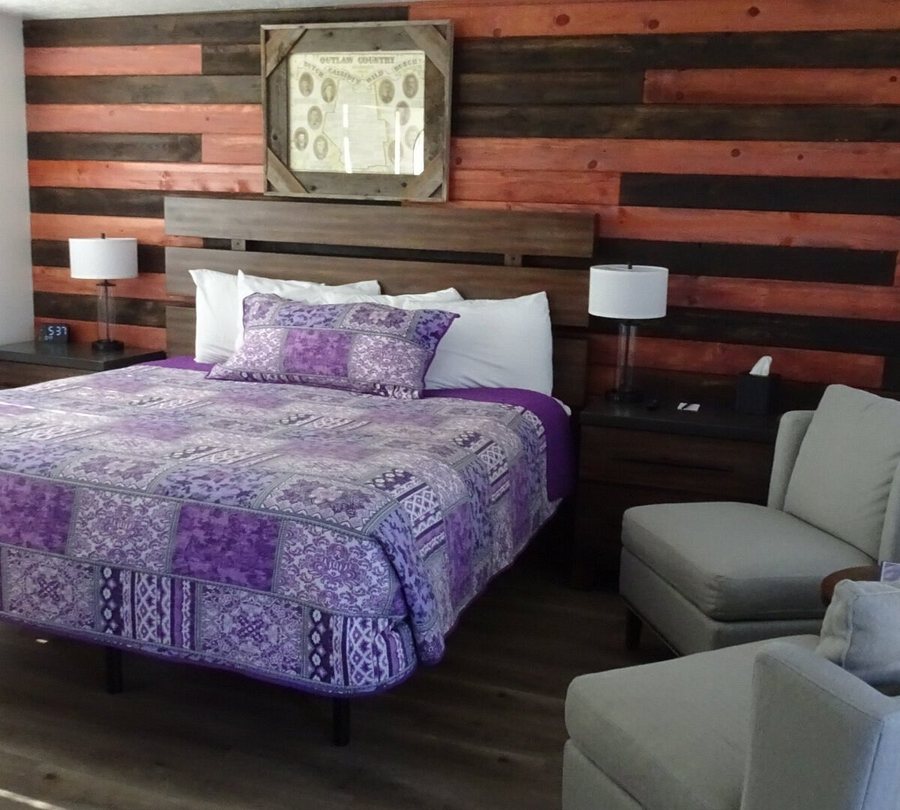 Purple Sage Motel — Guest room