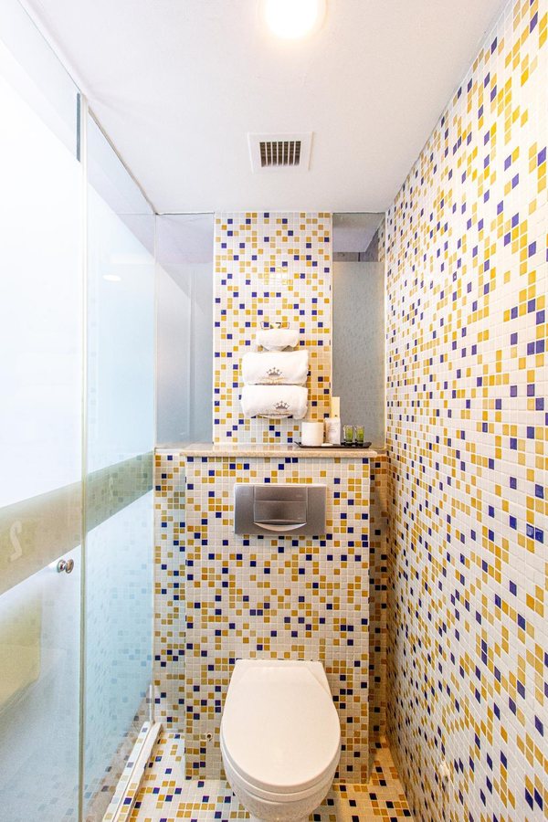Q Loft Hotel 1929 Chinatown — Bathroom