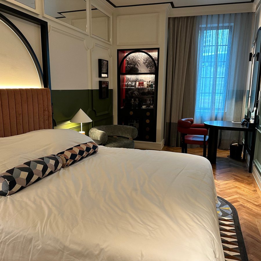 QT Singapore — Guest room