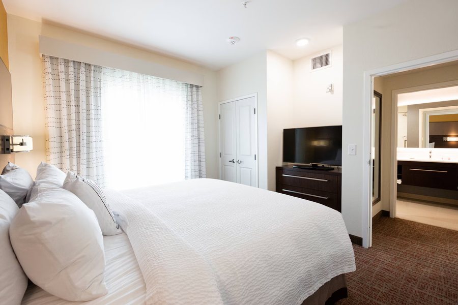 Quail Springs Inn Suites — Guest room