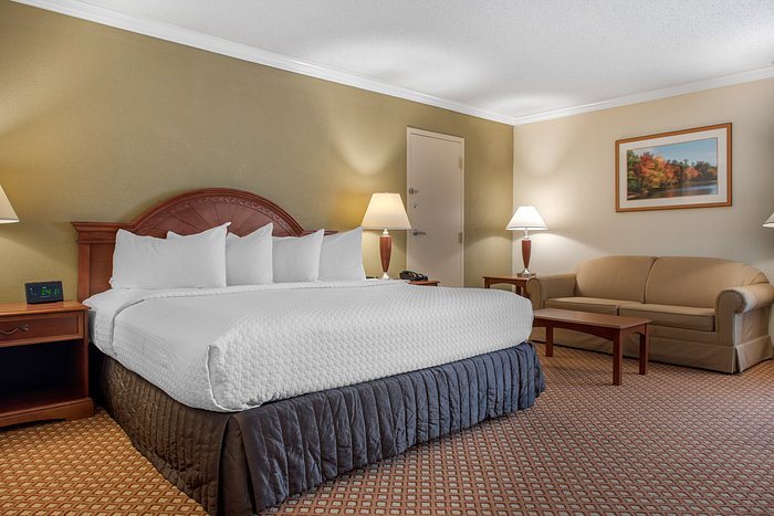 Quality Hotel and Conference Center — Guest room