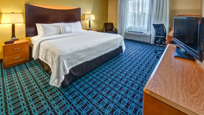 Quality Inn and Suites Golf Resort — Guest room