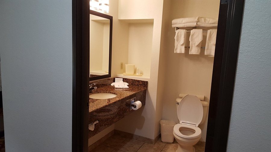 Quality Inn And Suites — Bathroom