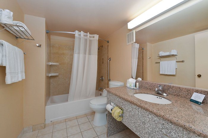 Quality Inn And Suites — Bathroom