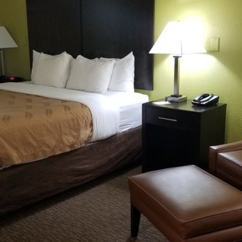 Quality Inn Asheville Downtown Tunnel Rd — Guest room