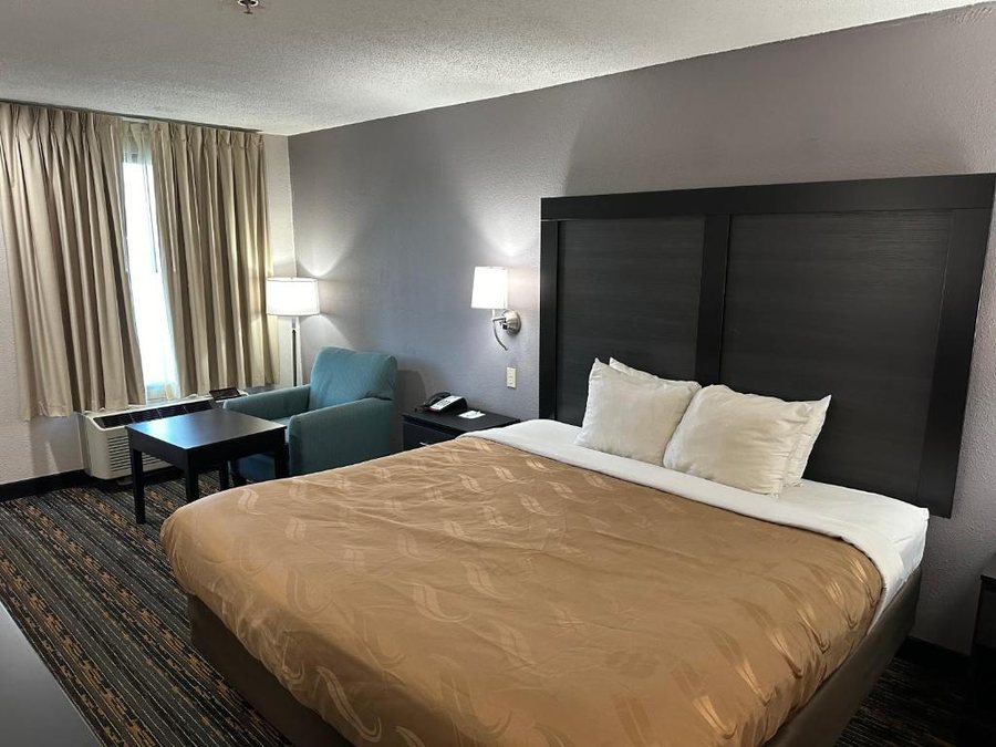 Quality Inn Ashland I 71 and US 250 — Guest room
