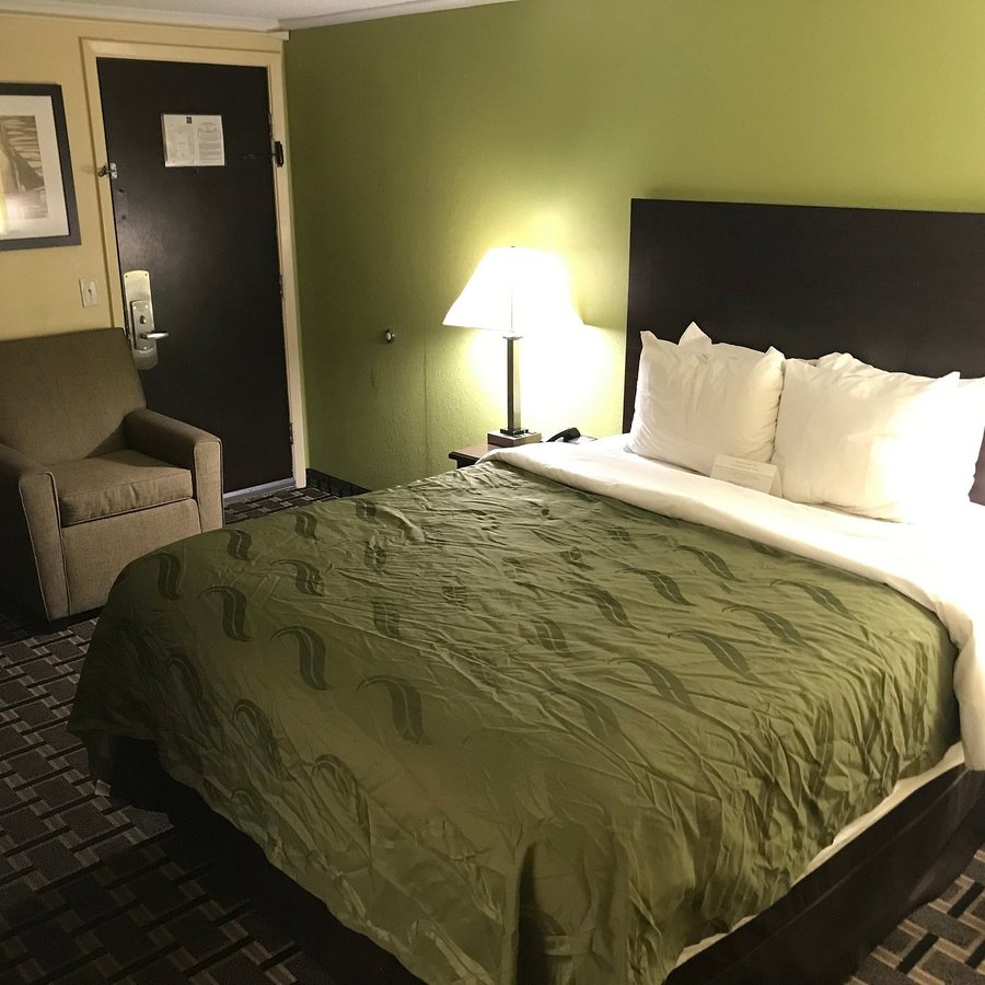 Quality Inn Barre Montpelier — Guest room