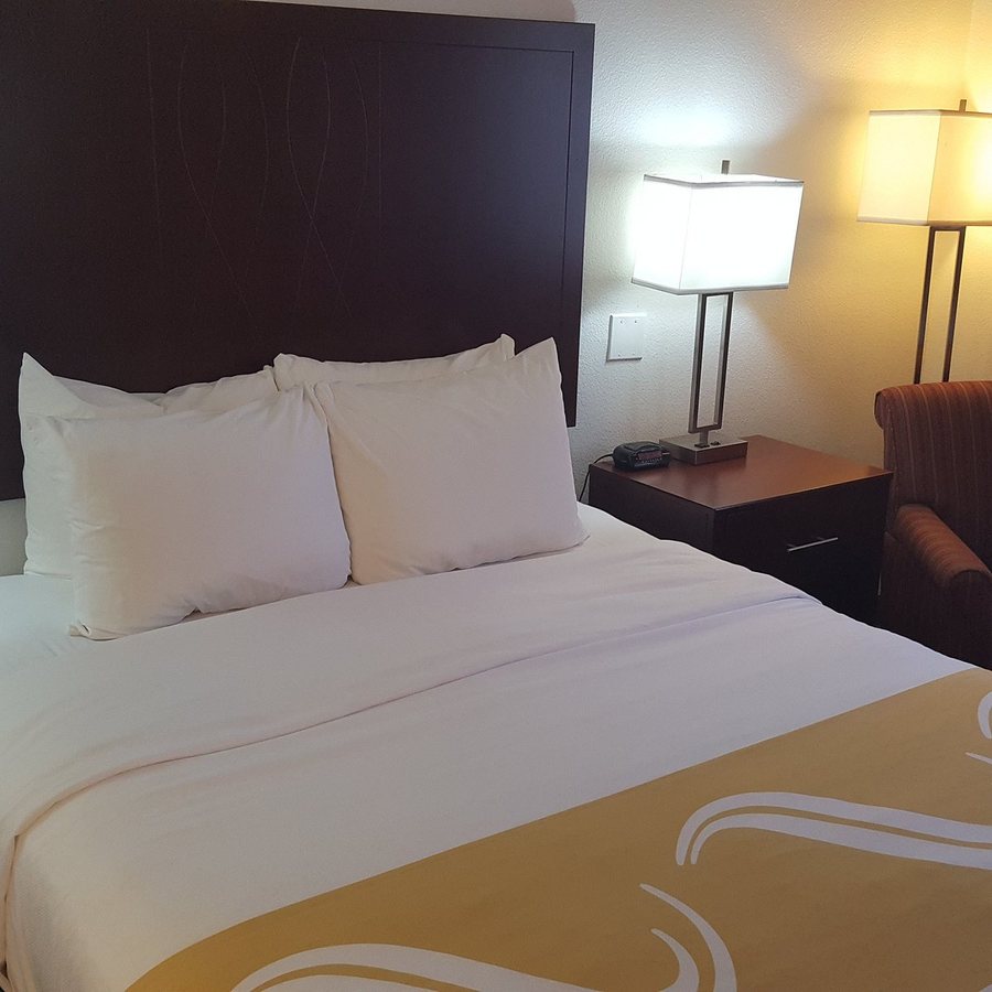 Quality Inn — Guest room